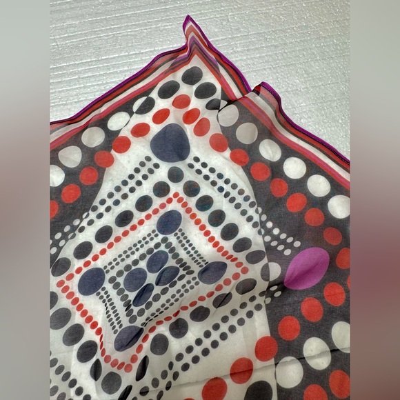 SILK Geometric Patterned Scarf Wrap - Picture 6 of 11